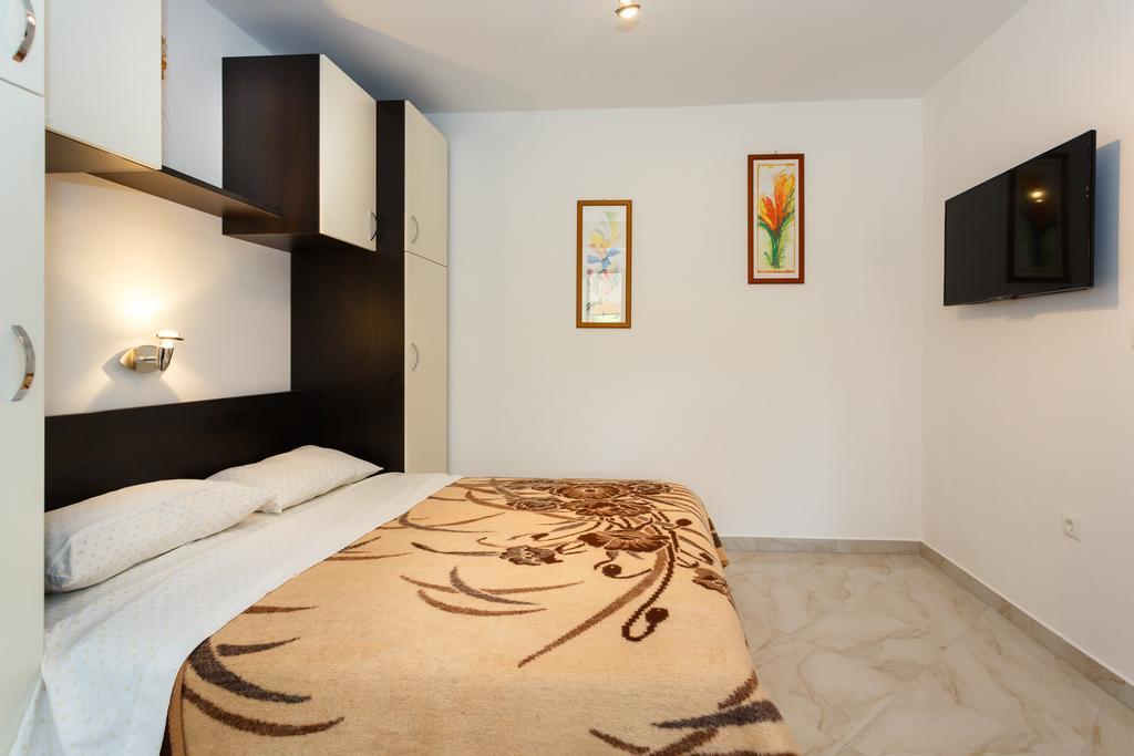 Rimbaldo Apartments Krk Town Eksteriør billede