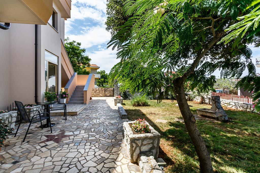 Rimbaldo Apartments Krk Town Eksteriør billede